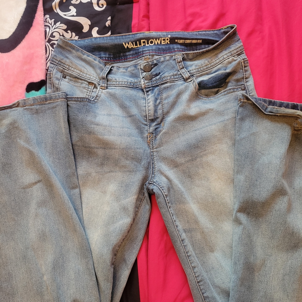 Wallflower Women's Light Blue Boot Cut Jeans